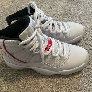 Jordan's 11 retro. Platinum Tint.